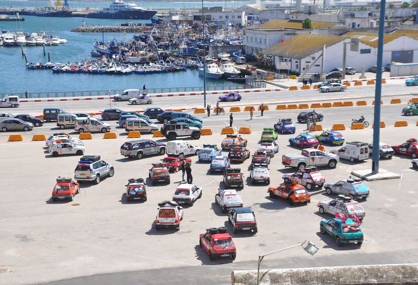 בית מלון כפרי Continental