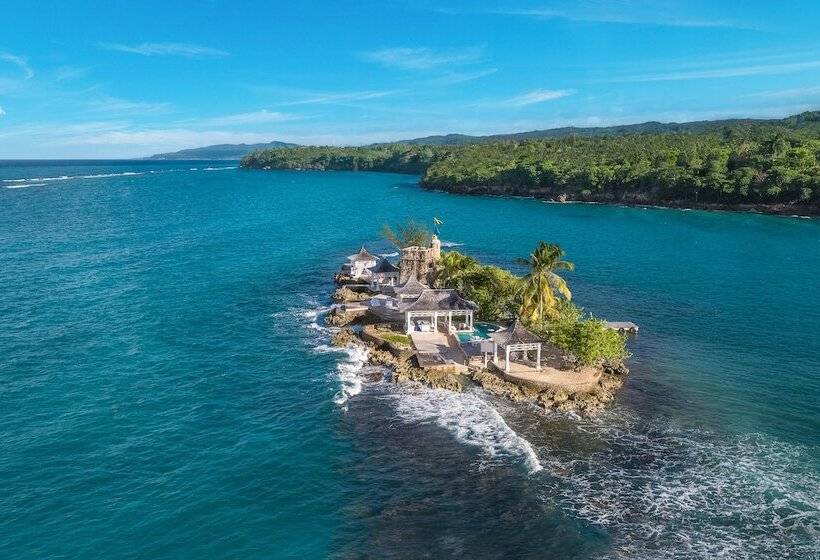 هتل Couples Tower Isle