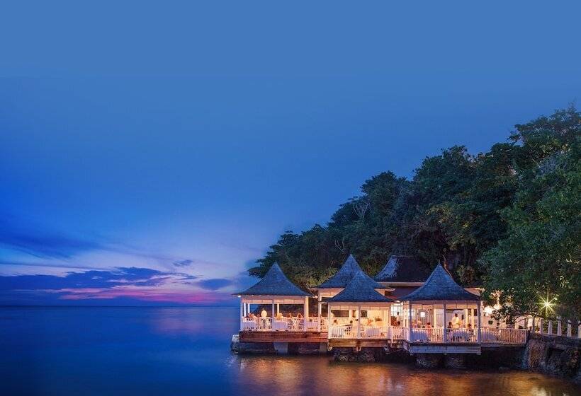 هتل Couples Tower Isle