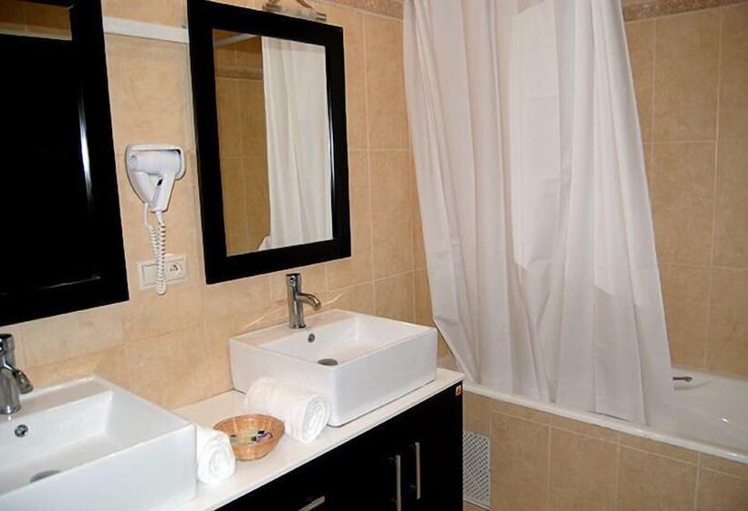 هتل De La Corniche