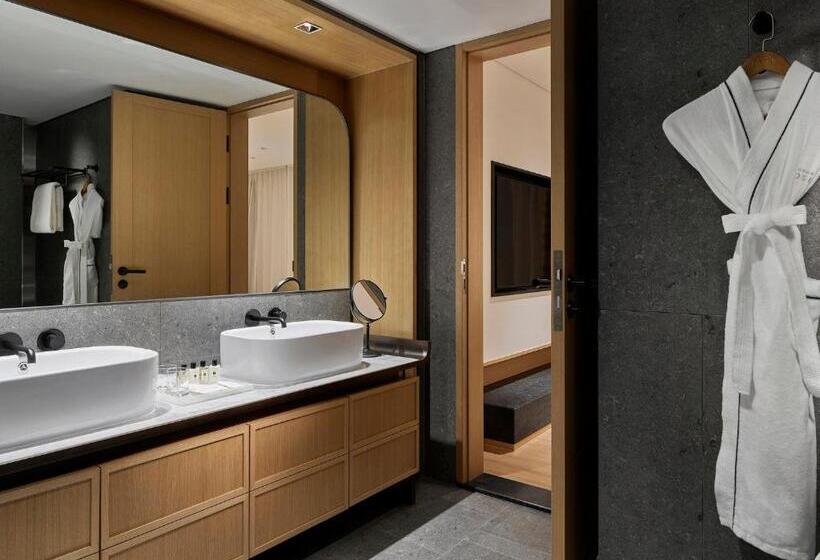 هتل Grand Josun Busan