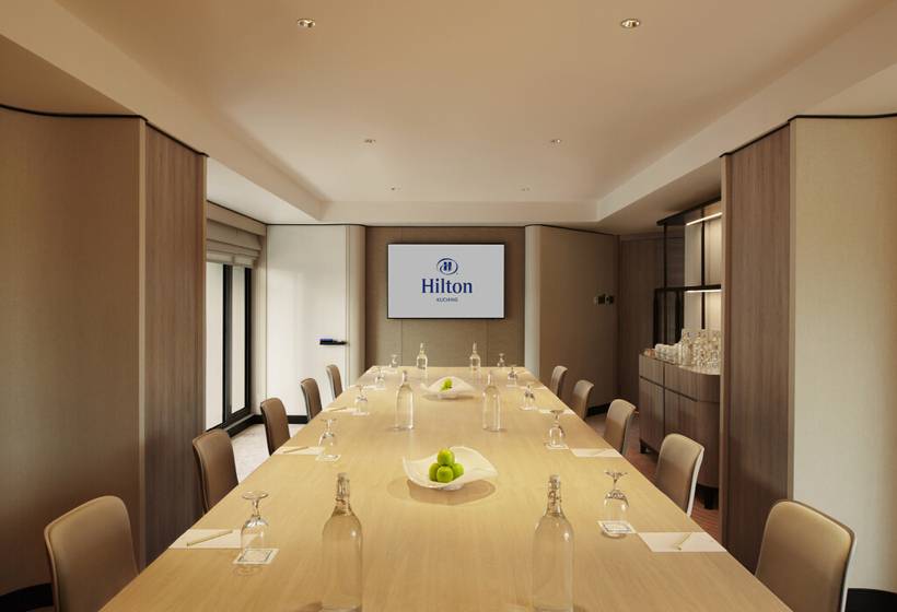 هتل Hilton Kuching