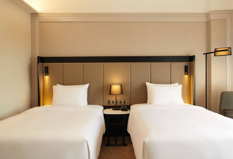 هتل Hilton Kuching