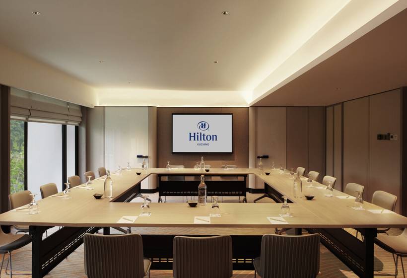 هتل Hilton Kuching