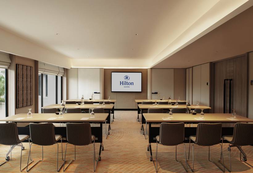 هتل Hilton Kuching