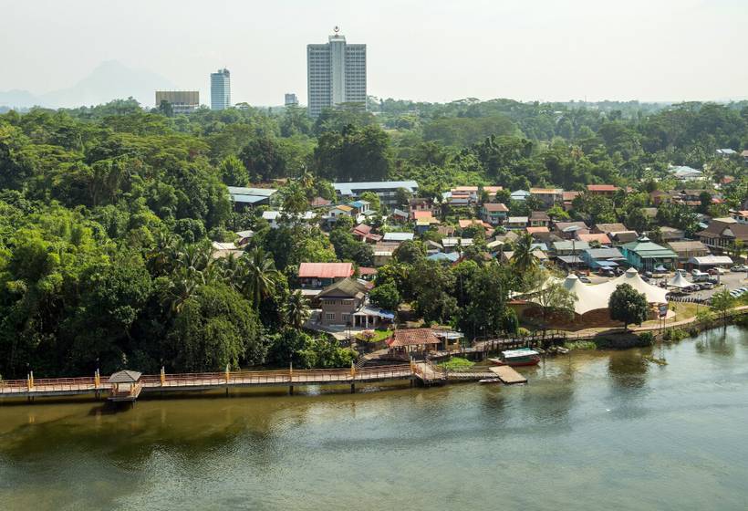 ホテル Hilton Kuching