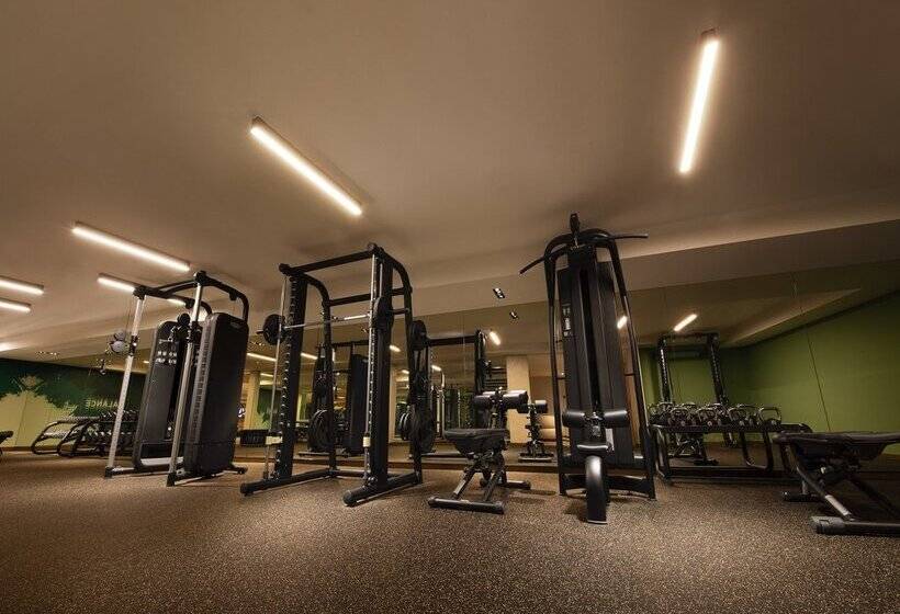 호텔 Hilton Petaling Jaya