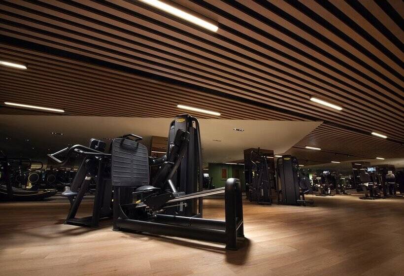 هتل Hilton Petaling Jaya