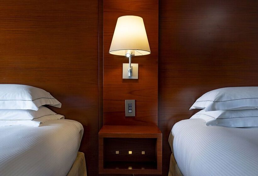 בית מלון כפרי Hilton Tokyo