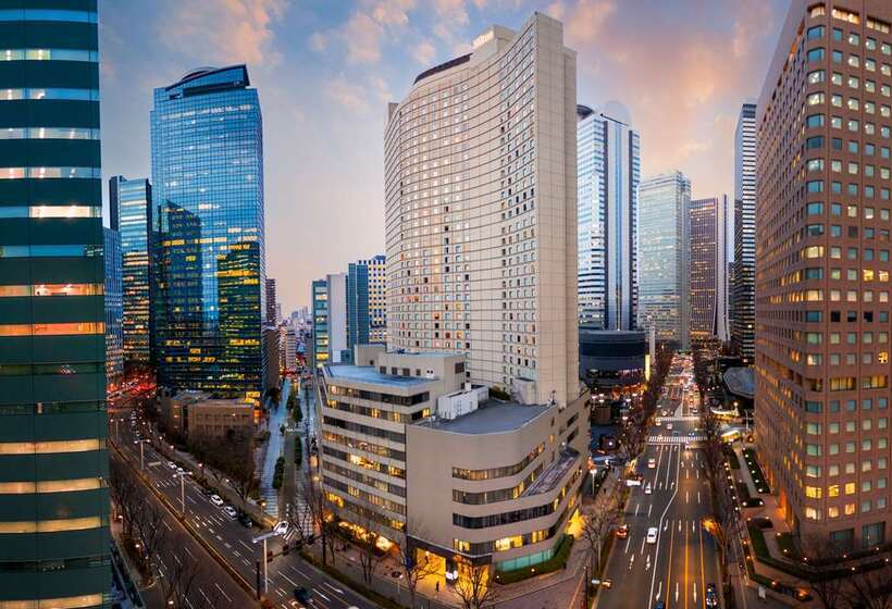 בית מלון כפרי Hilton Tokyo