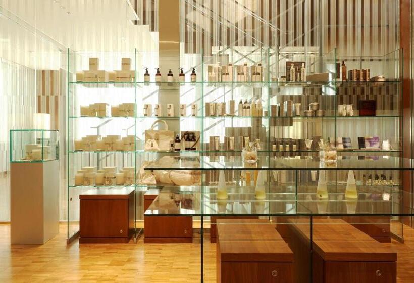 Отель Hyatt Regency Tokyo