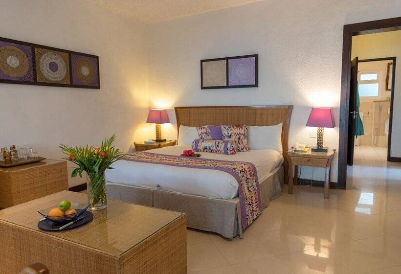 Отель Leopard Beach Resort And Spa