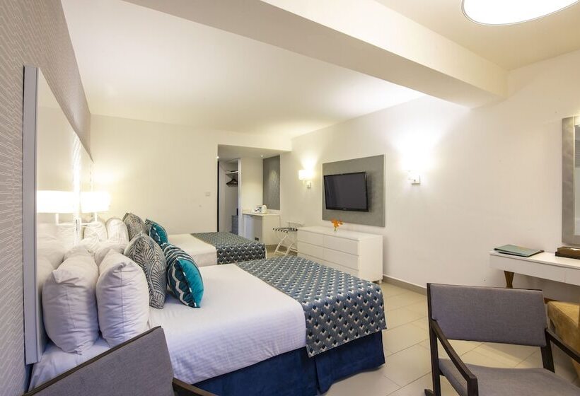 Отель Leopard Beach Resort And Spa