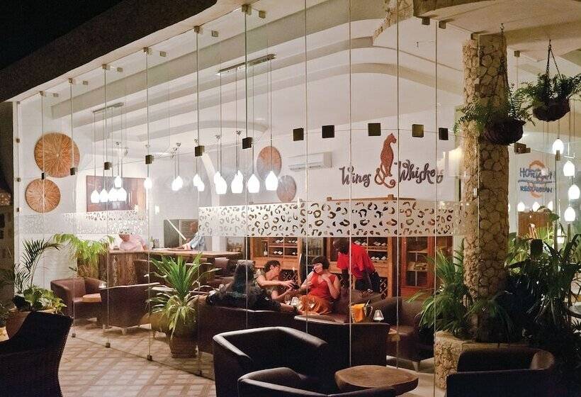 Отель Leopard Beach Resort And Spa