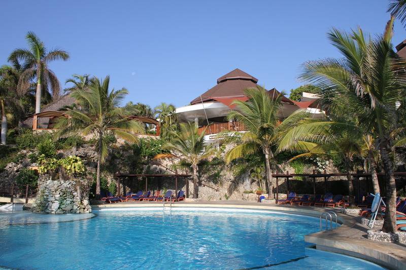 Отель Leopard Beach Resort And Spa