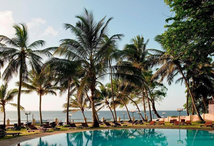 Отель Neptune Beach Resort All Inclusive