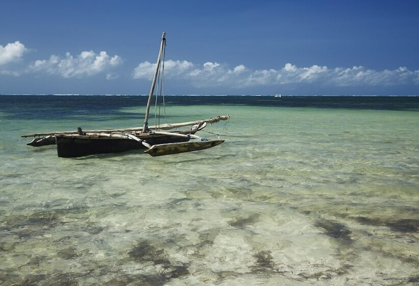 Отель Neptune Beach Resort All Inclusive