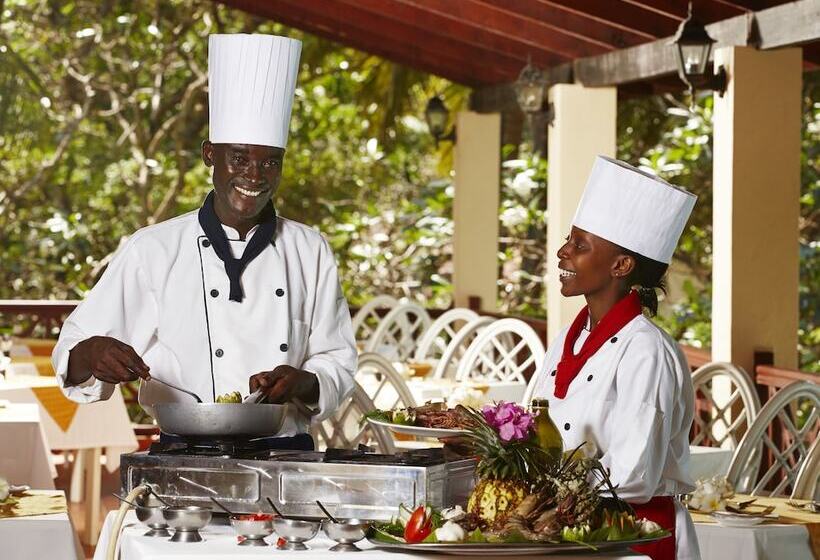 Отель Neptune Beach Resort All Inclusive