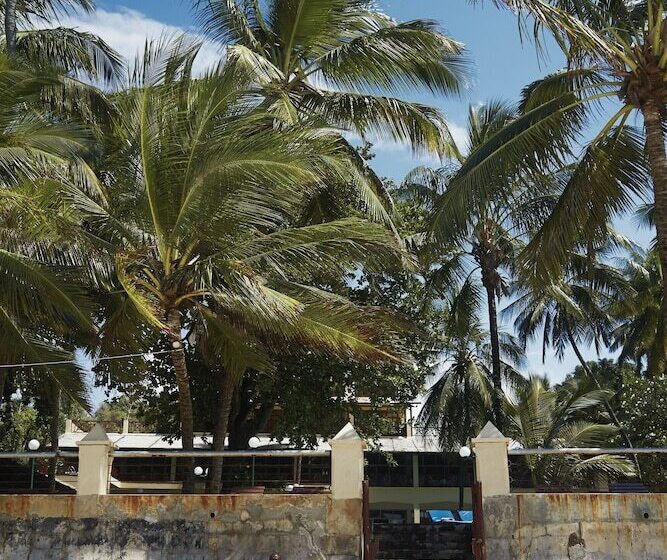 Отель Neptune Beach Resort All Inclusive