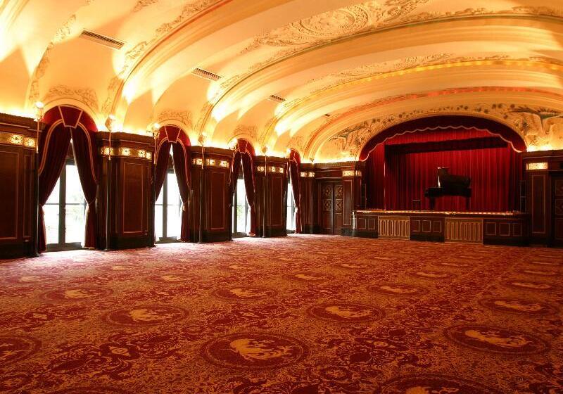 בית מלון כפרי New Grand