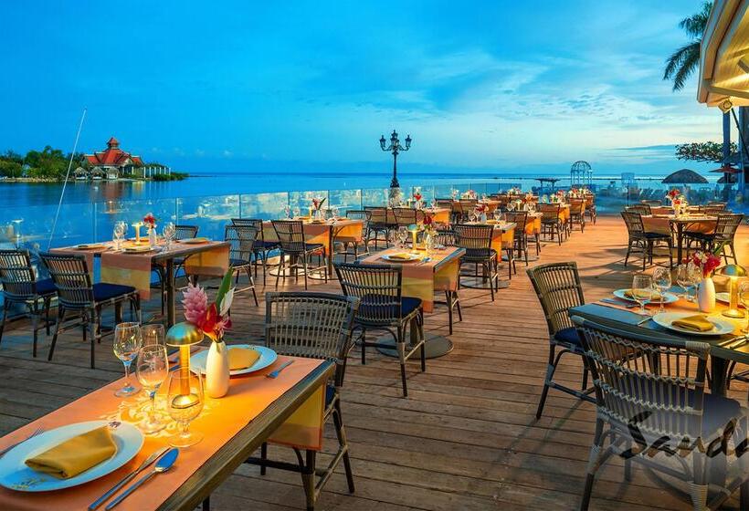 هتل Sandals Royal Caribbean   All Inclusive Couples Only