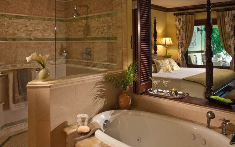 هتل Sandals Royal Caribbean   All Inclusive Couples Only