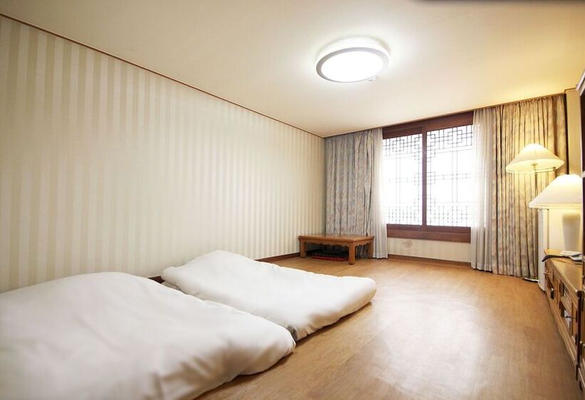 בית מלון כפרי Seoul Rex