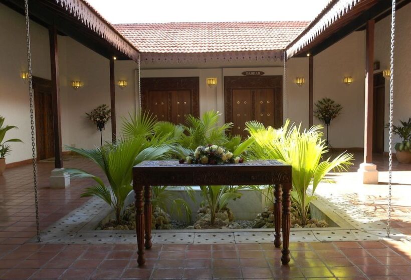 בית מלון כפרי Serena Beach Resort & Spa