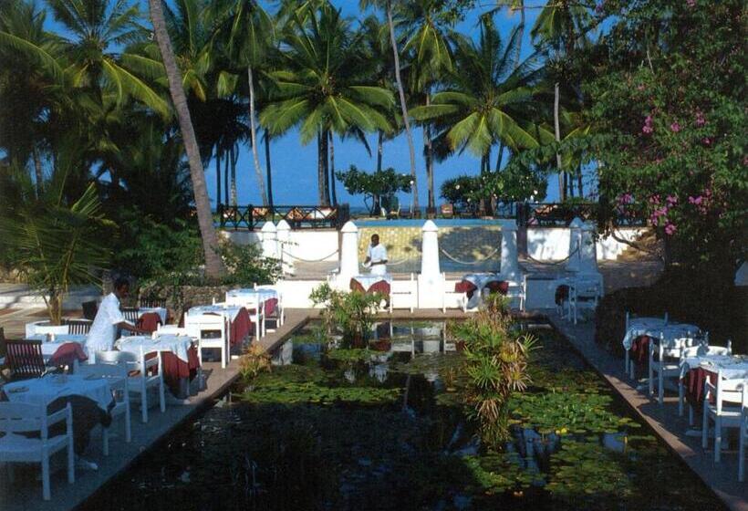 בית מלון כפרי Serena Beach Resort & Spa