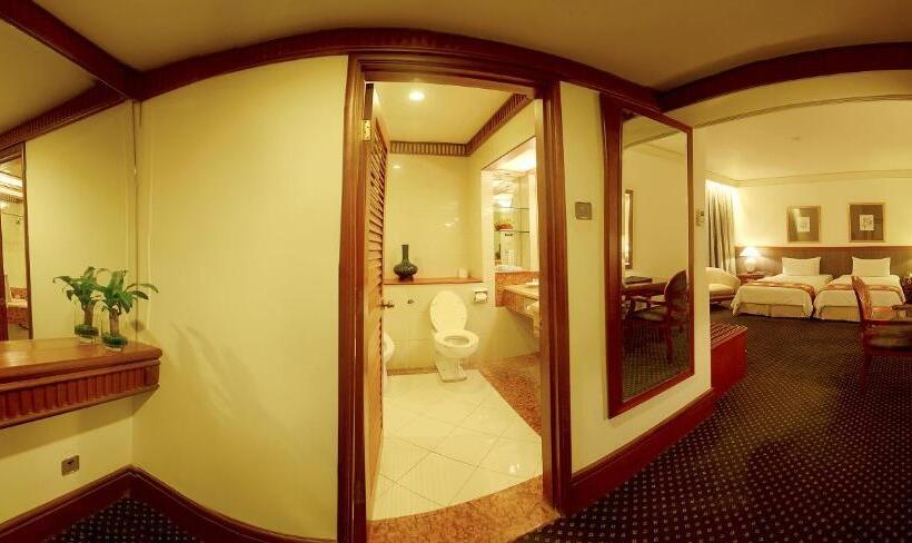 فندق The Jesselton