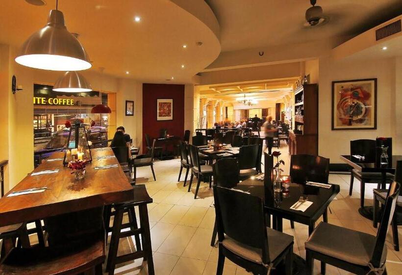 فندق The Jesselton