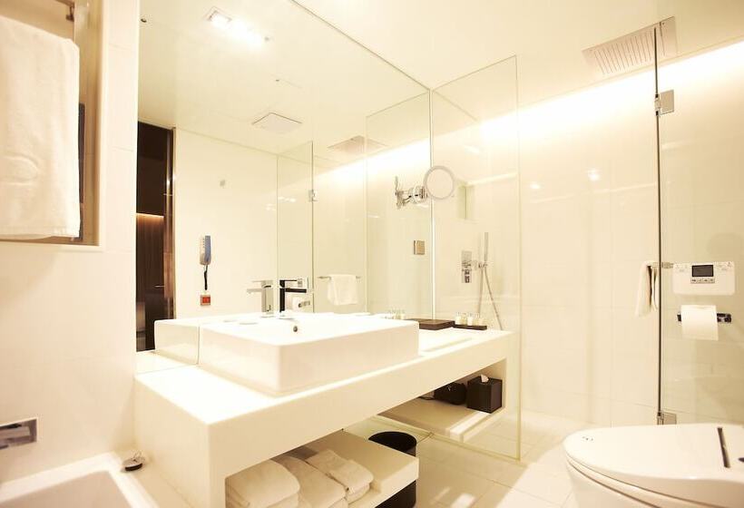 هتل The Plaza Seoul, Autograph Collection