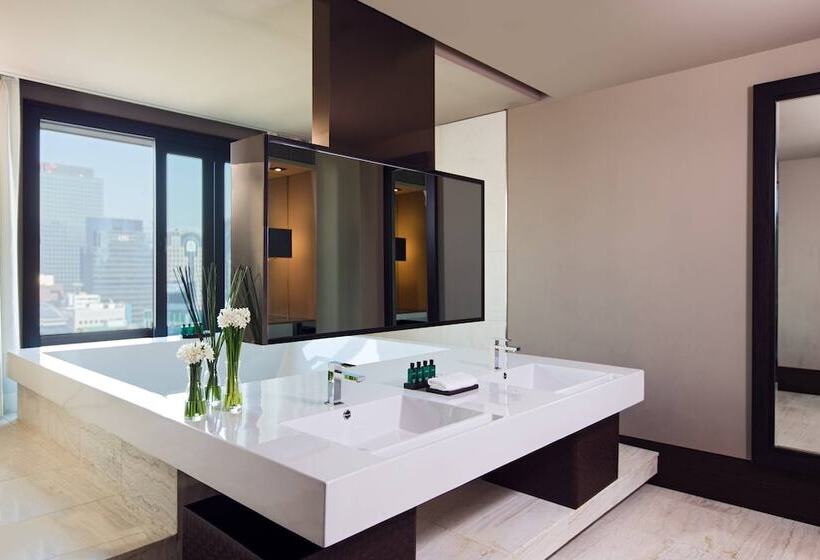 هتل The Plaza Seoul, Autograph Collection