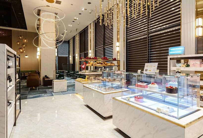 Отель The Riverside