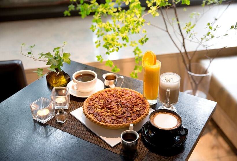 Отель The Riverside