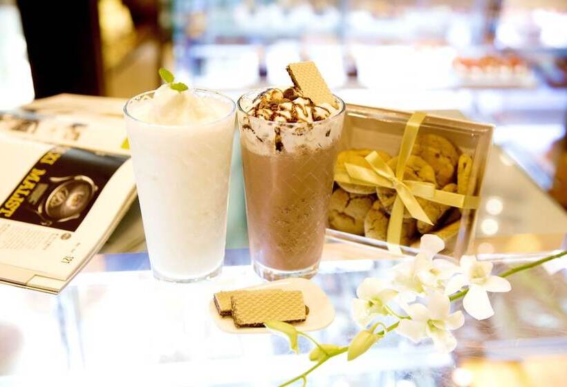 Отель The Riverside