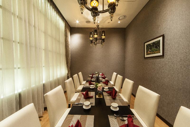 Отель The Riverside