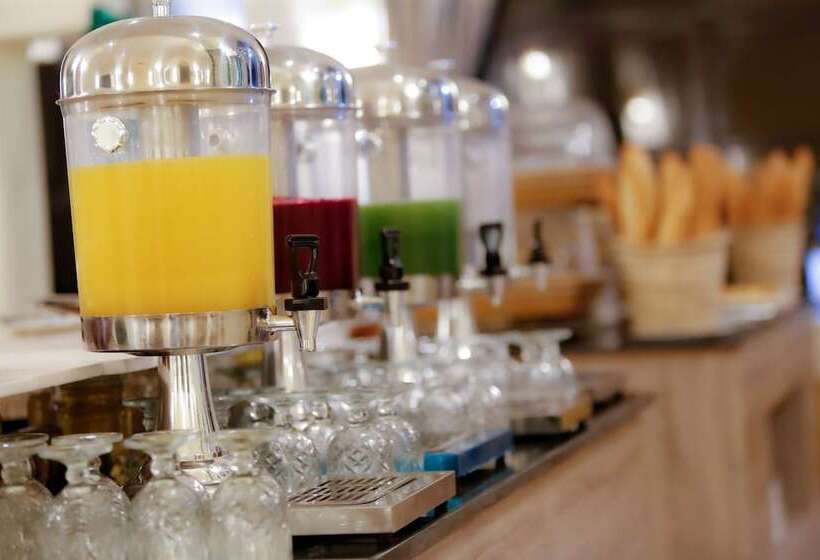 Rs Hotel Karam Palace