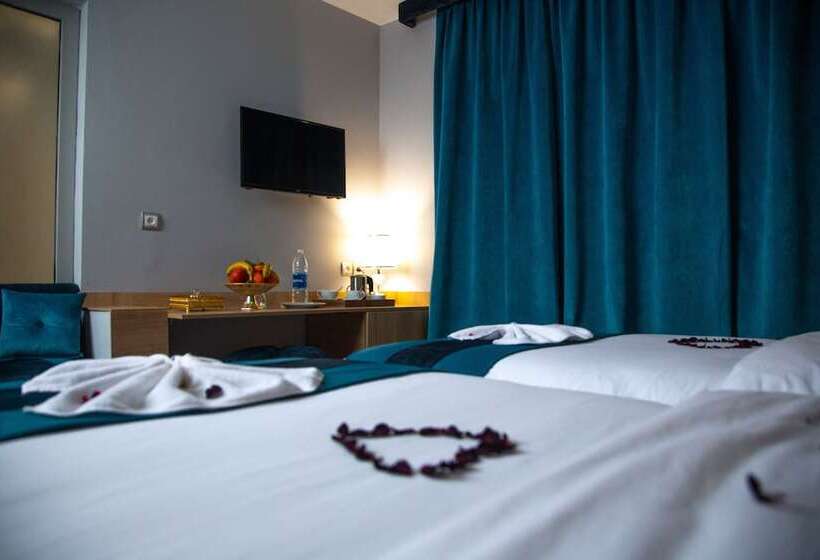 Rs Hotel Karam Palace