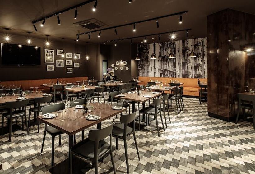 115 The Strand Hotel By Neu Collective