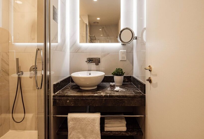 115 The Strand Hotel By Neu Collective