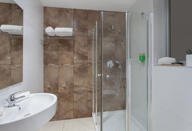 115 The Strand Hotel By Neu Collective