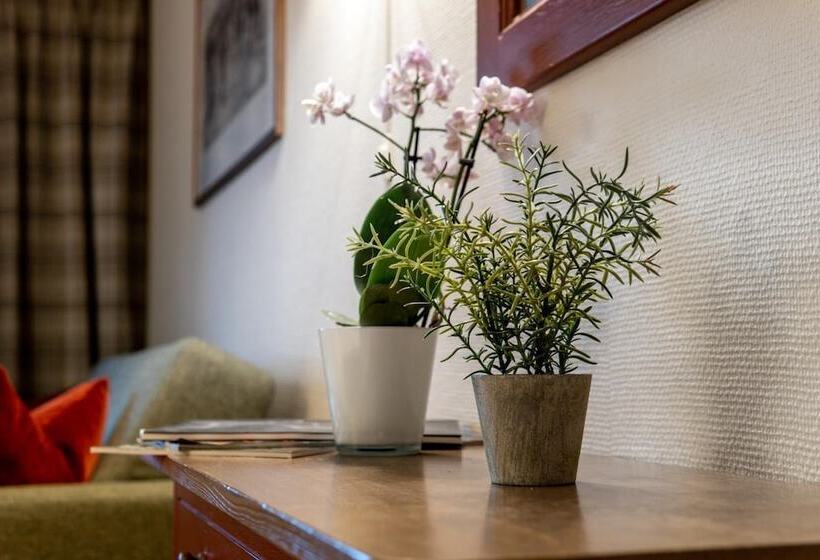 Birkebeineren Hotel & Apartments