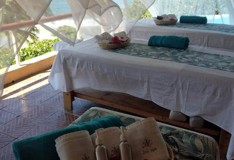 Catalina Beach Resort