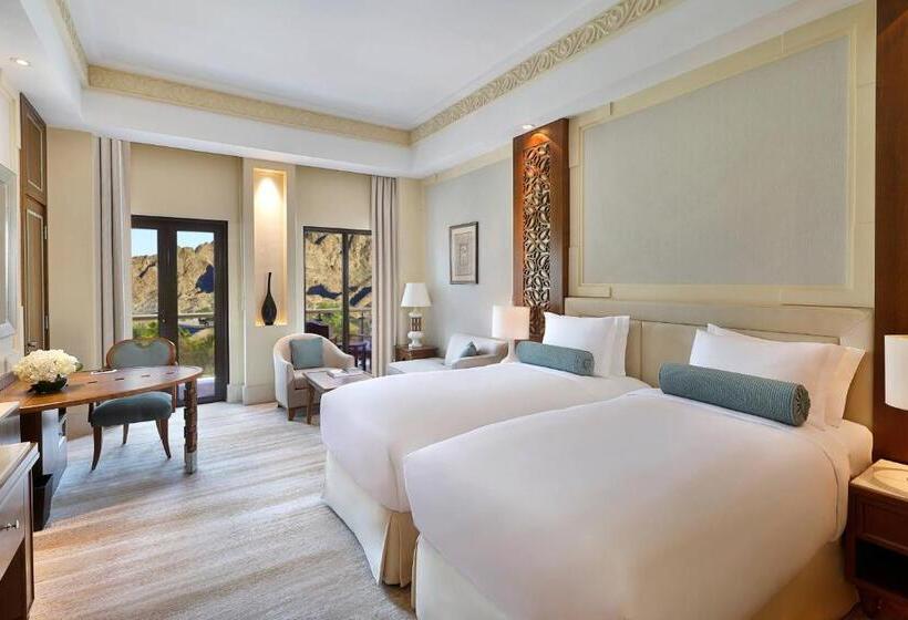 هتل Al Bustan Palace, A Ritzcarlton