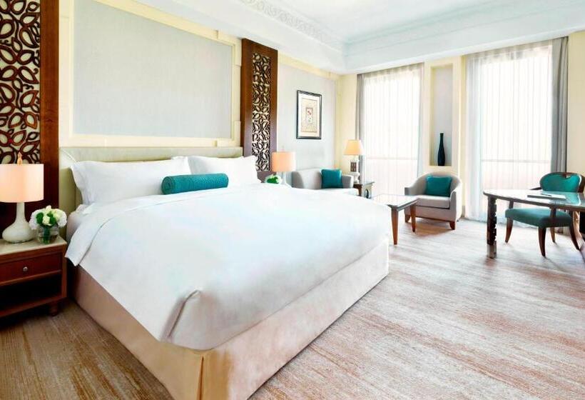 هتل Al Bustan Palace, A Ritzcarlton