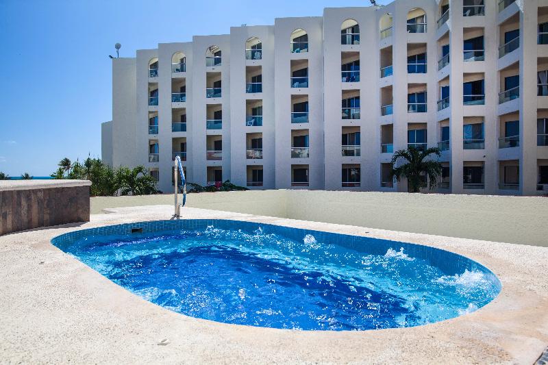 هتل Aquamarina Beach Resort