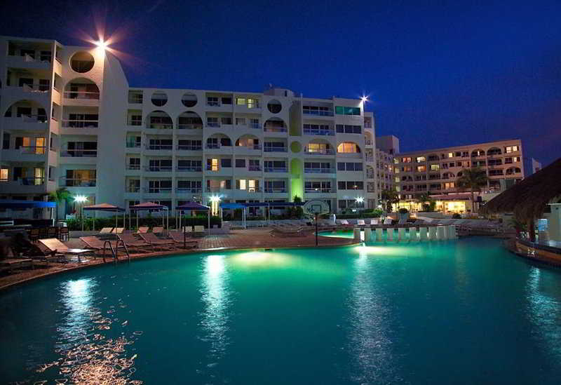 호텔 Aquamarina Beach Resort