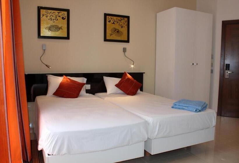 هتل Atlantis Lodge