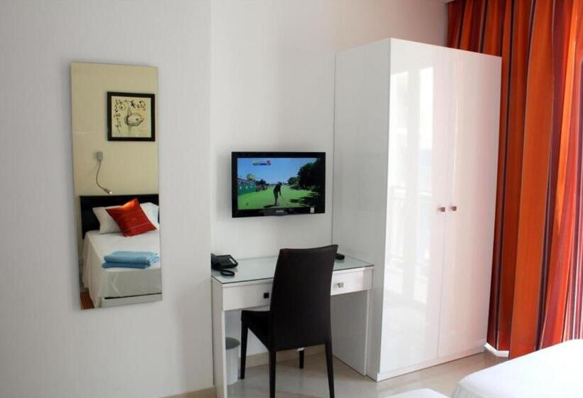 هتل Atlantis Lodge